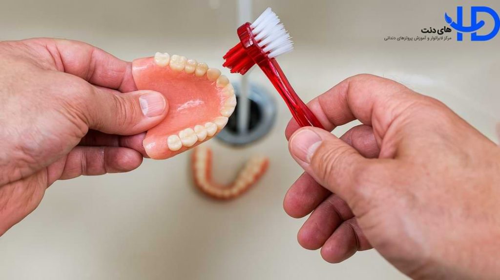 مسواک مخصوص دندان مصنوعی